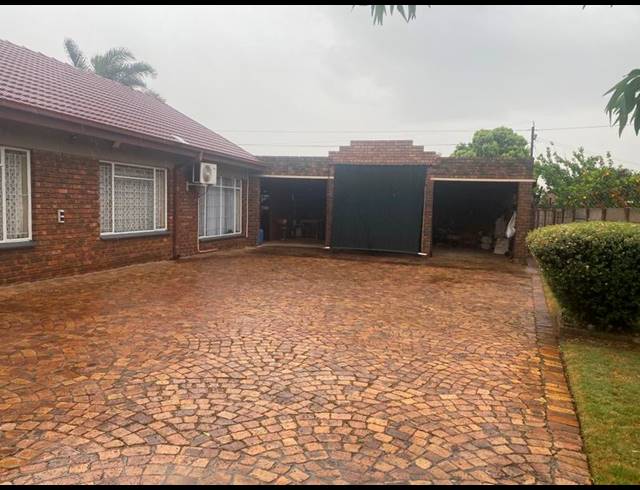 4 BEDROOM HOUSE FOR SALE IN KANONKOP